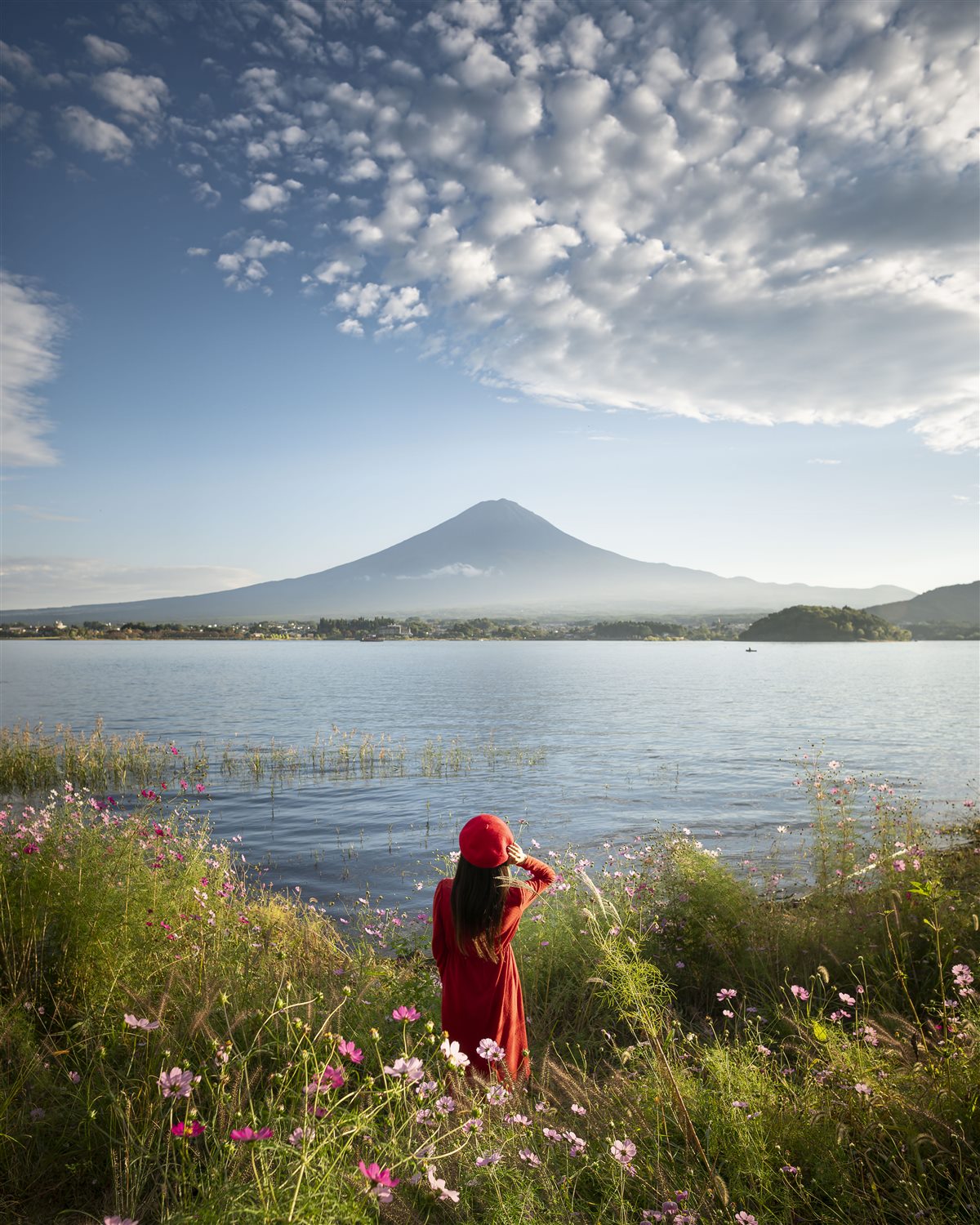 富士山を望む湖畔でのロケーション撮影